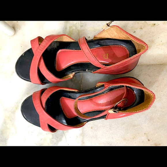 (Free Shipping) Coral Sandals